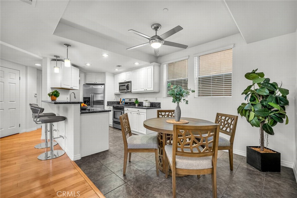 3636 Jasmine Avenue 204