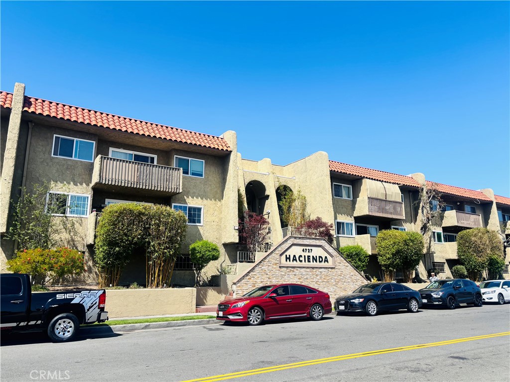 4727 W 147th 121