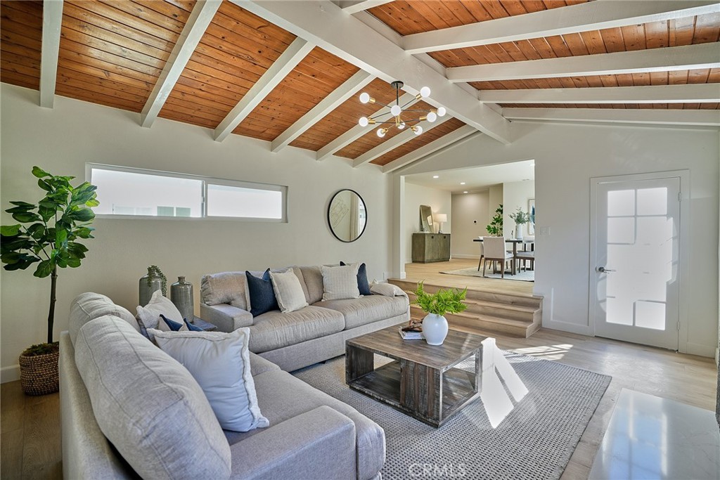 4713 Sepulveda Boulevard