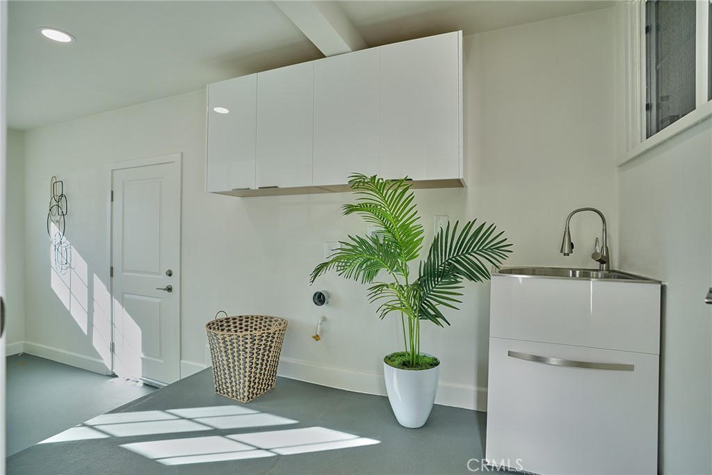 4713 Sepulveda Boulevard