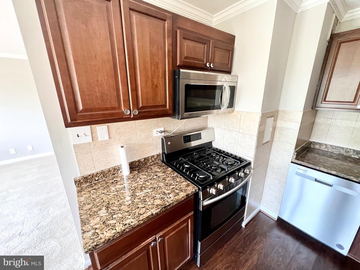 5801 Quantrell Ave #206