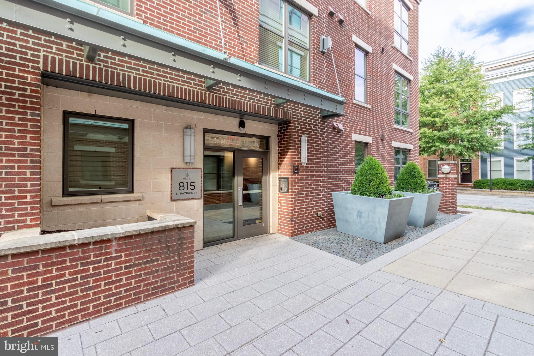 815 Patrick St N #406