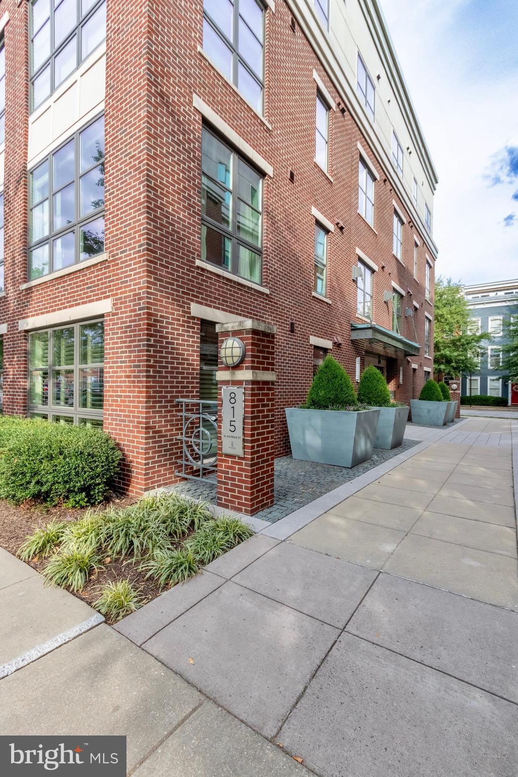 815 Patrick St N #406