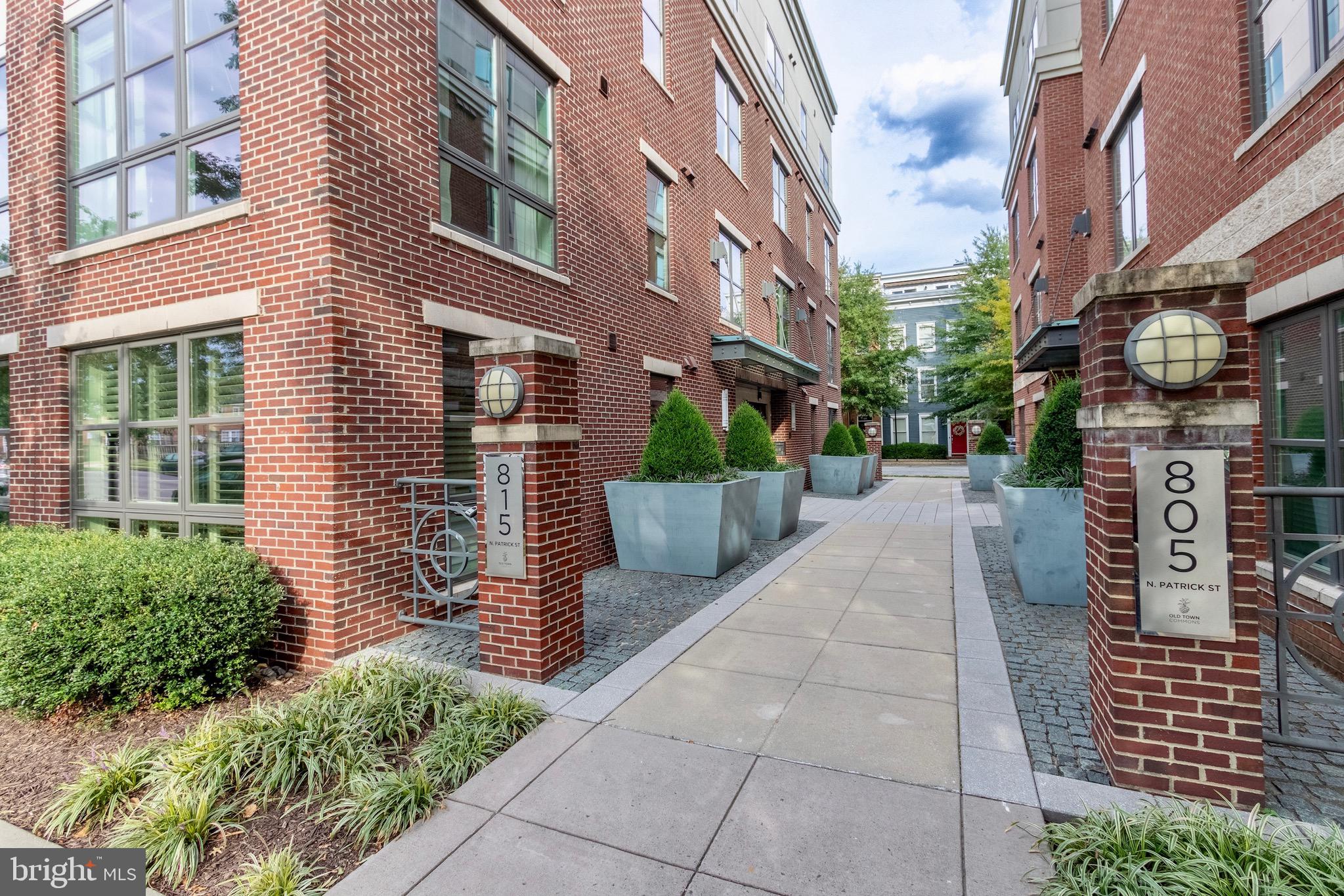 815 Patrick St N #406