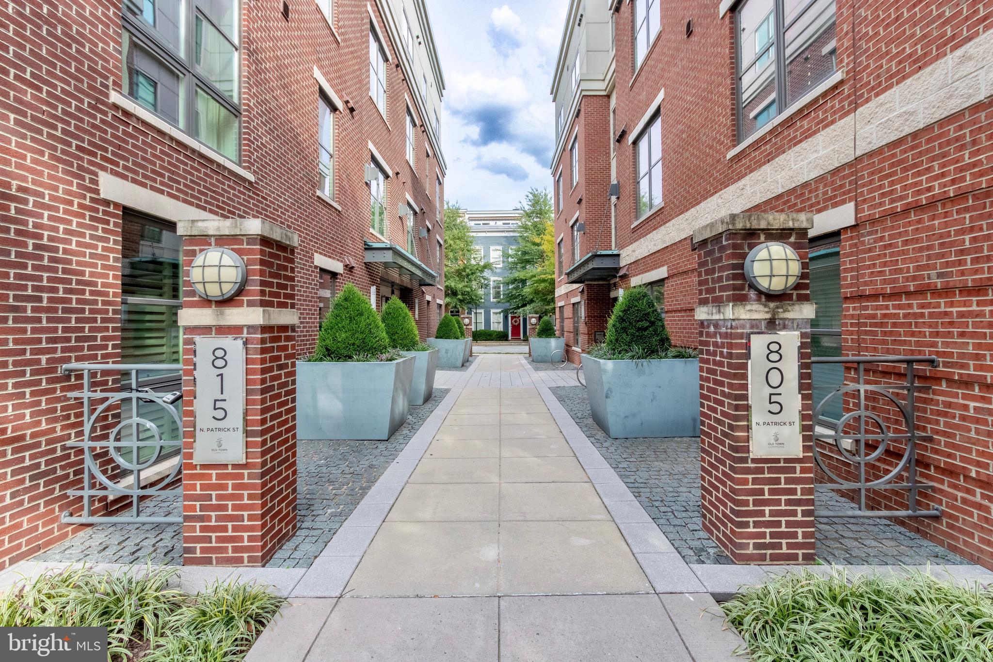 815 Patrick St N #406