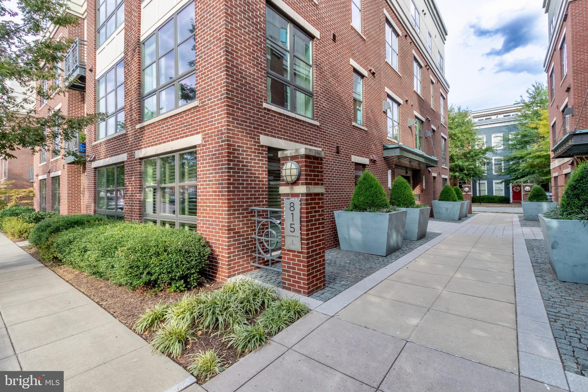 815 Patrick St N #406