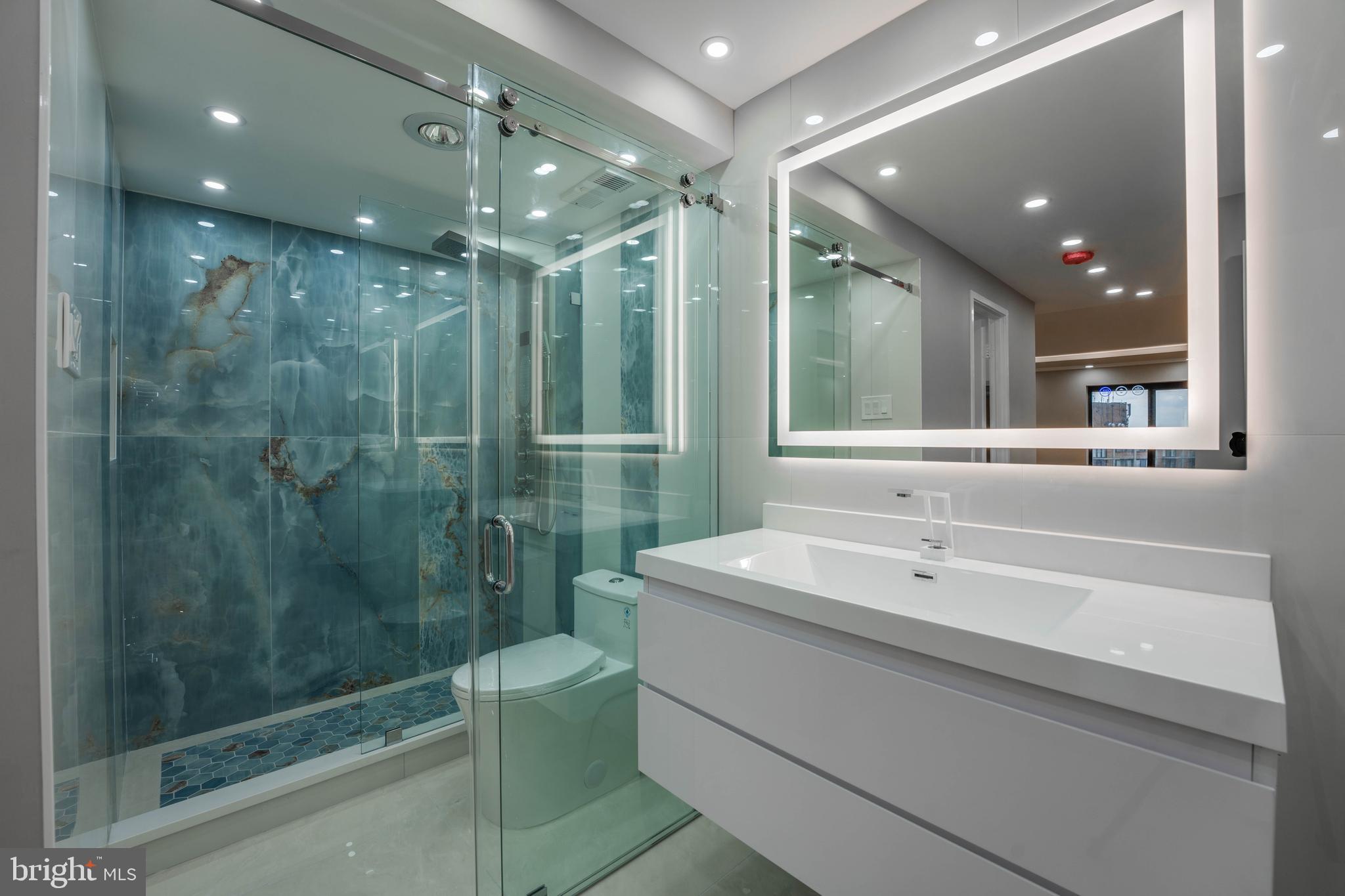 309 Yoakum Pkwy #1702