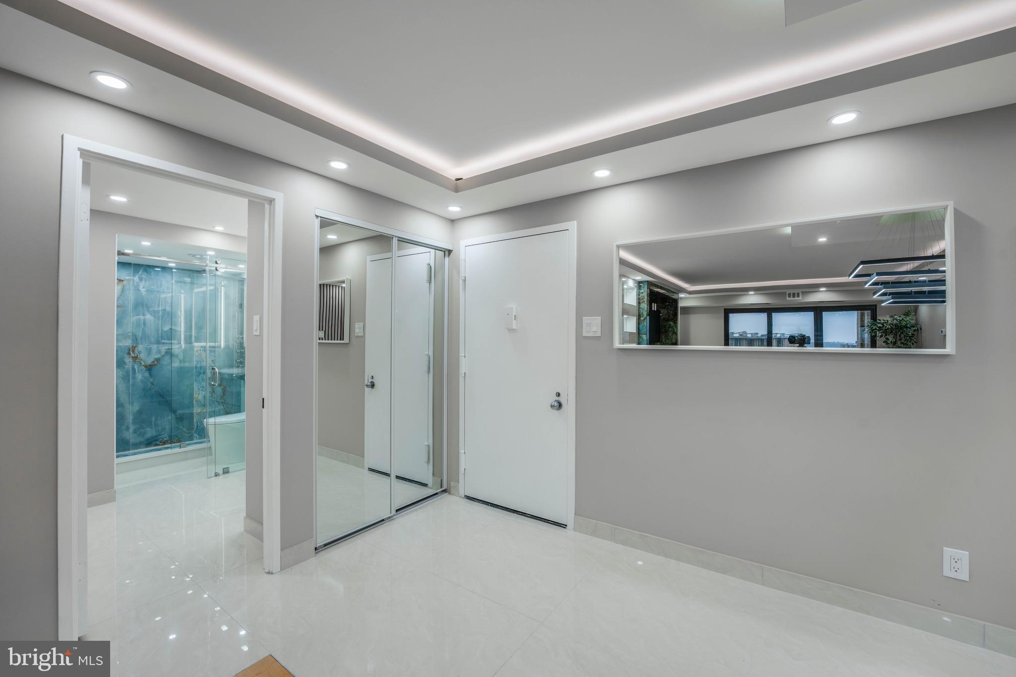 309 Yoakum Pkwy #1702