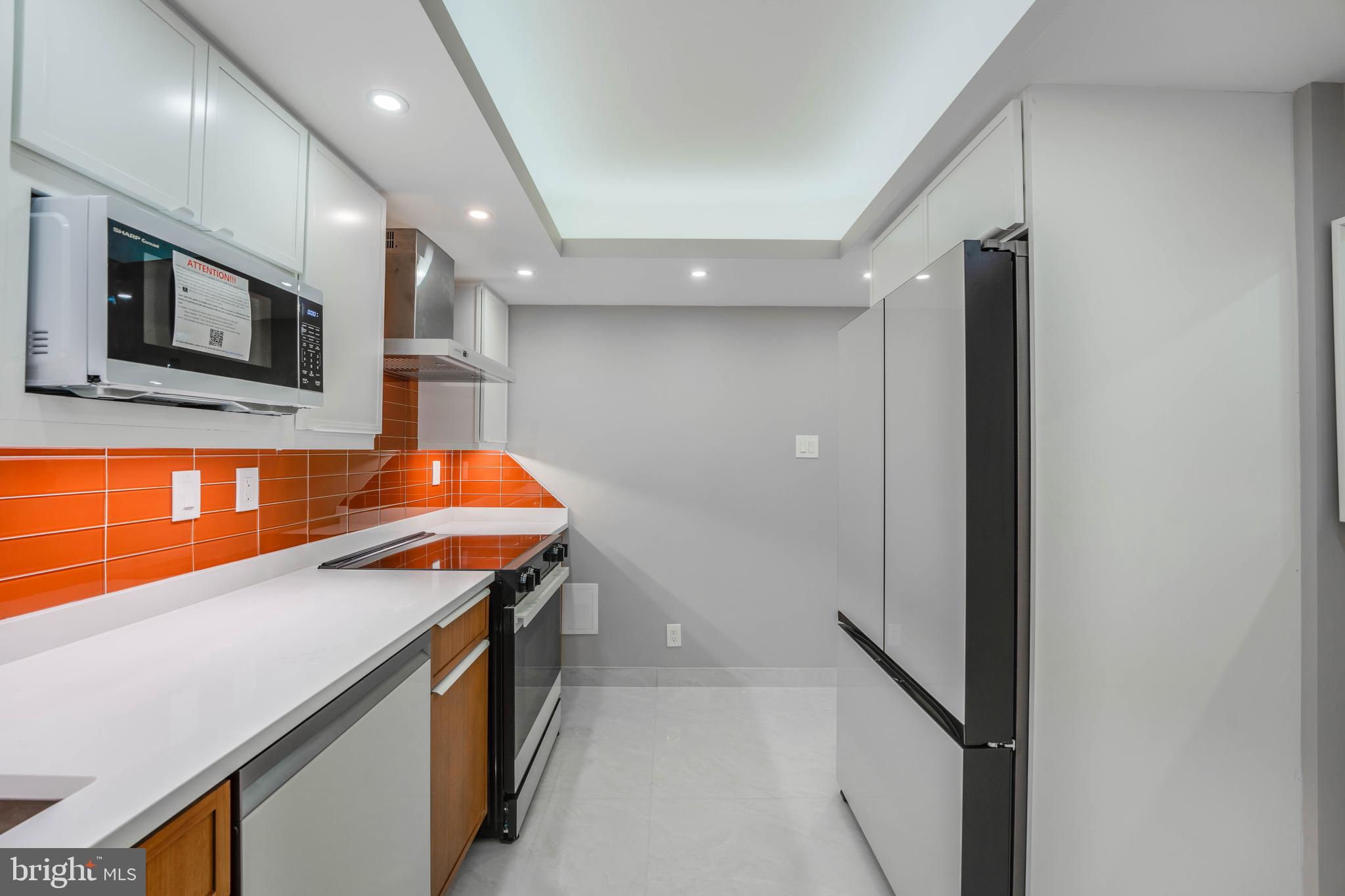 309 Yoakum Pkwy #1702