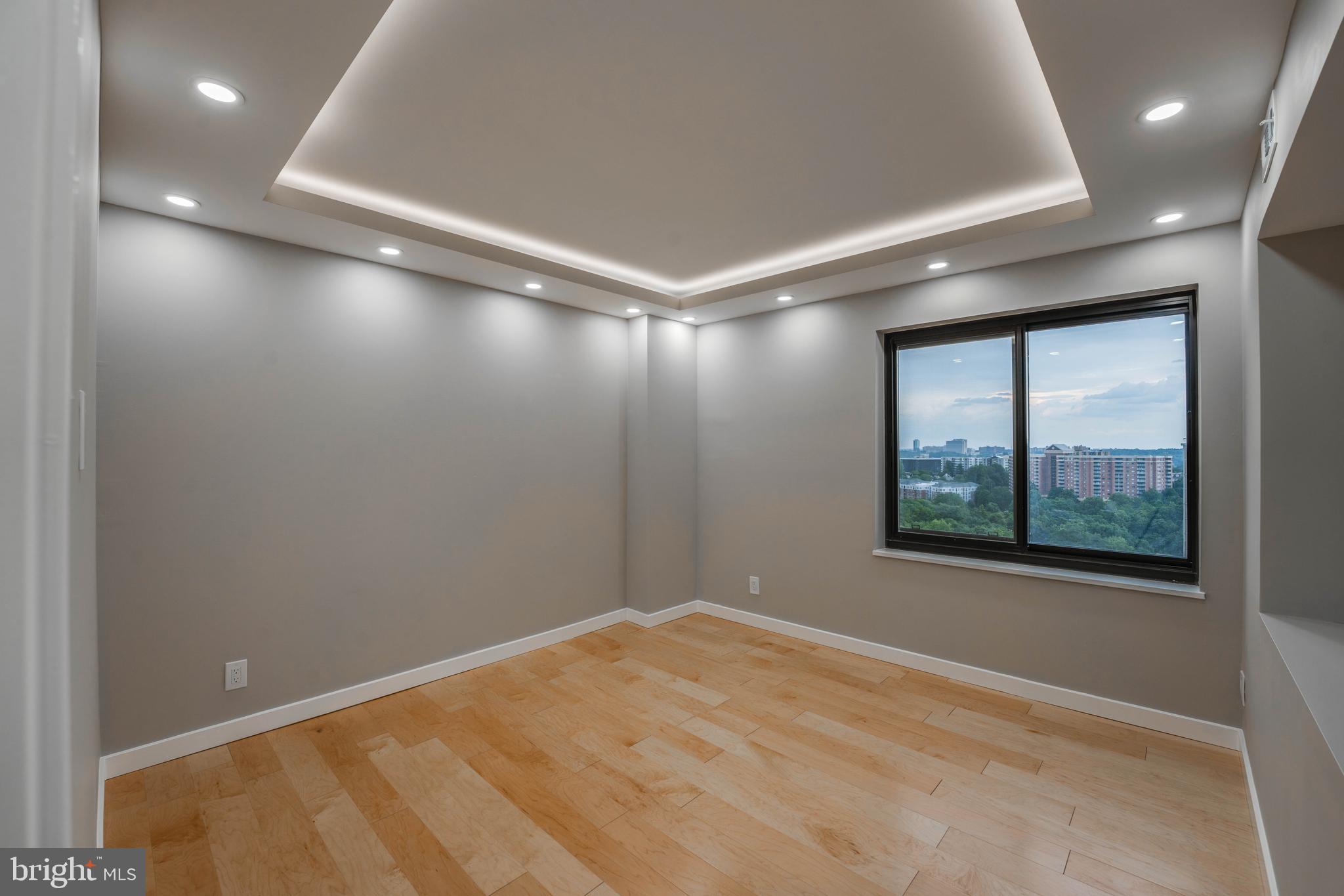 309 Yoakum Pkwy #1702