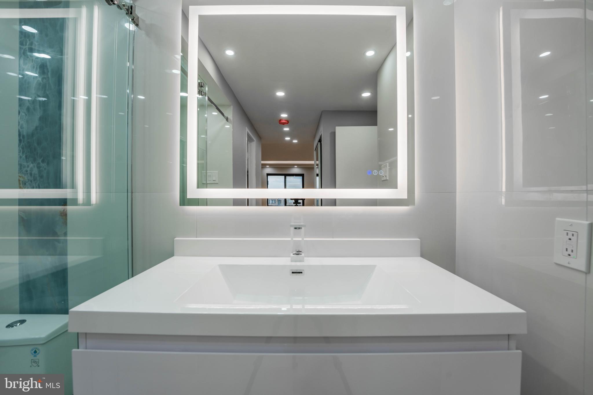 309 Yoakum Pkwy #1702