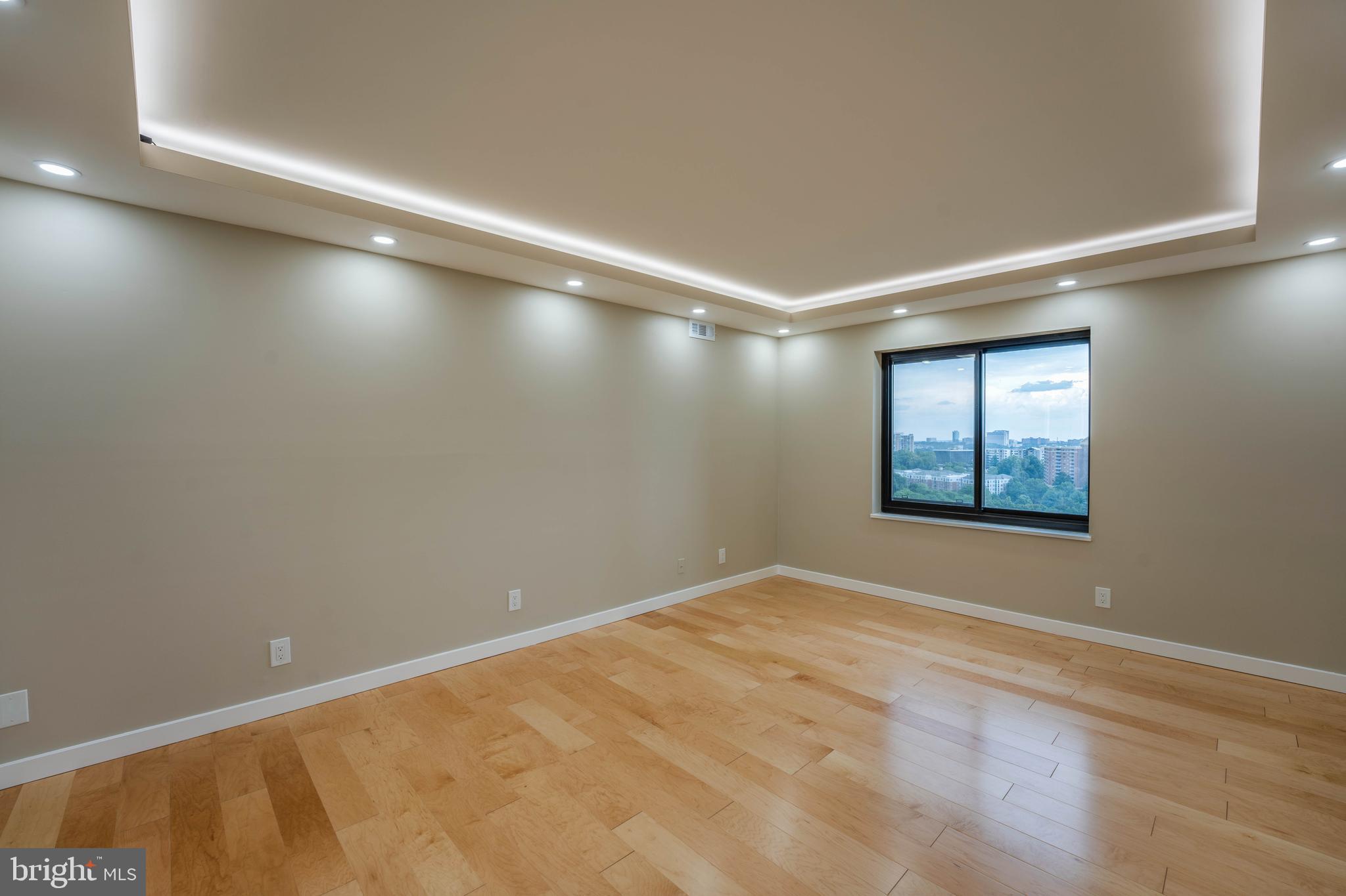 309 Yoakum Pkwy #1702