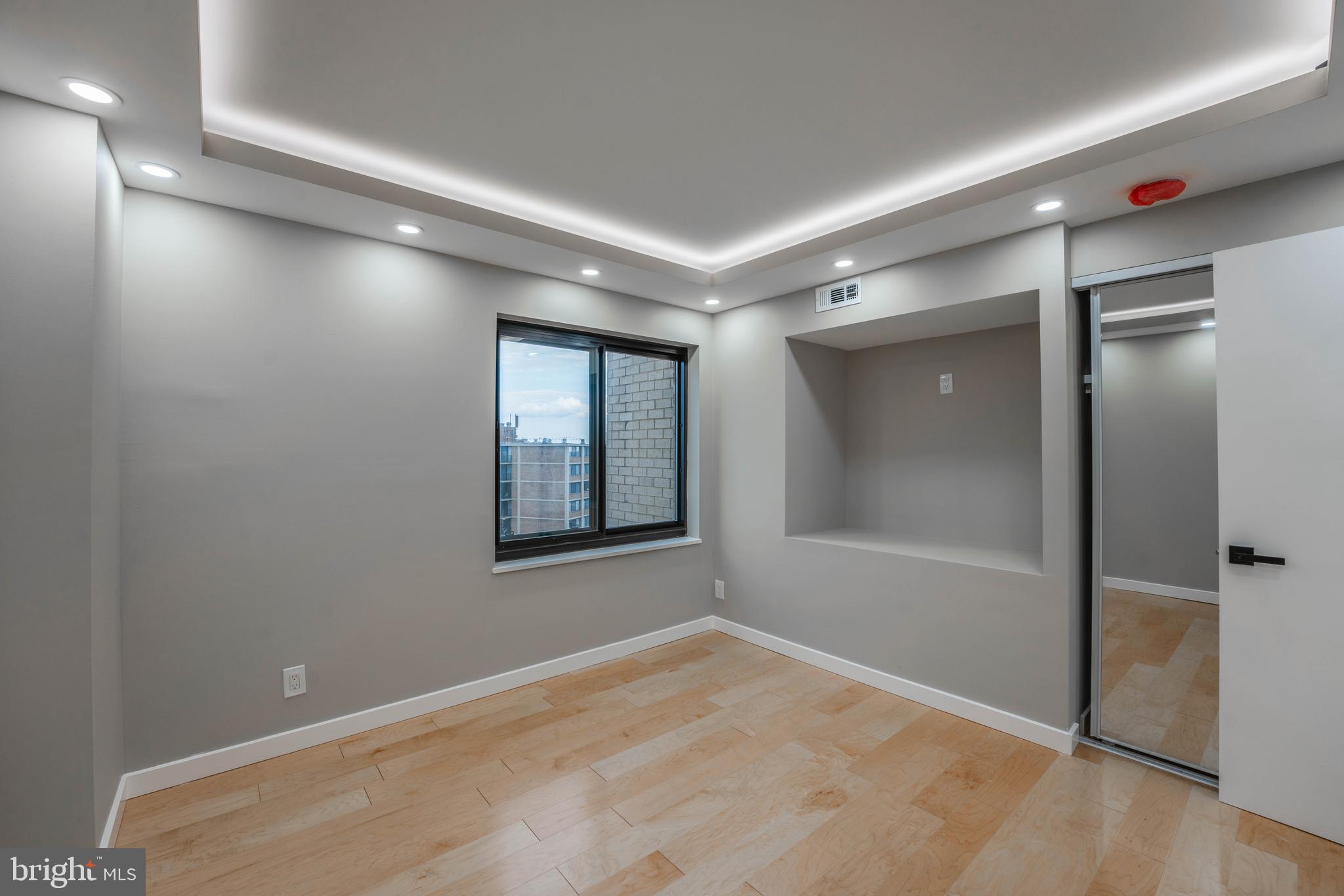 309 Yoakum Pkwy #1702