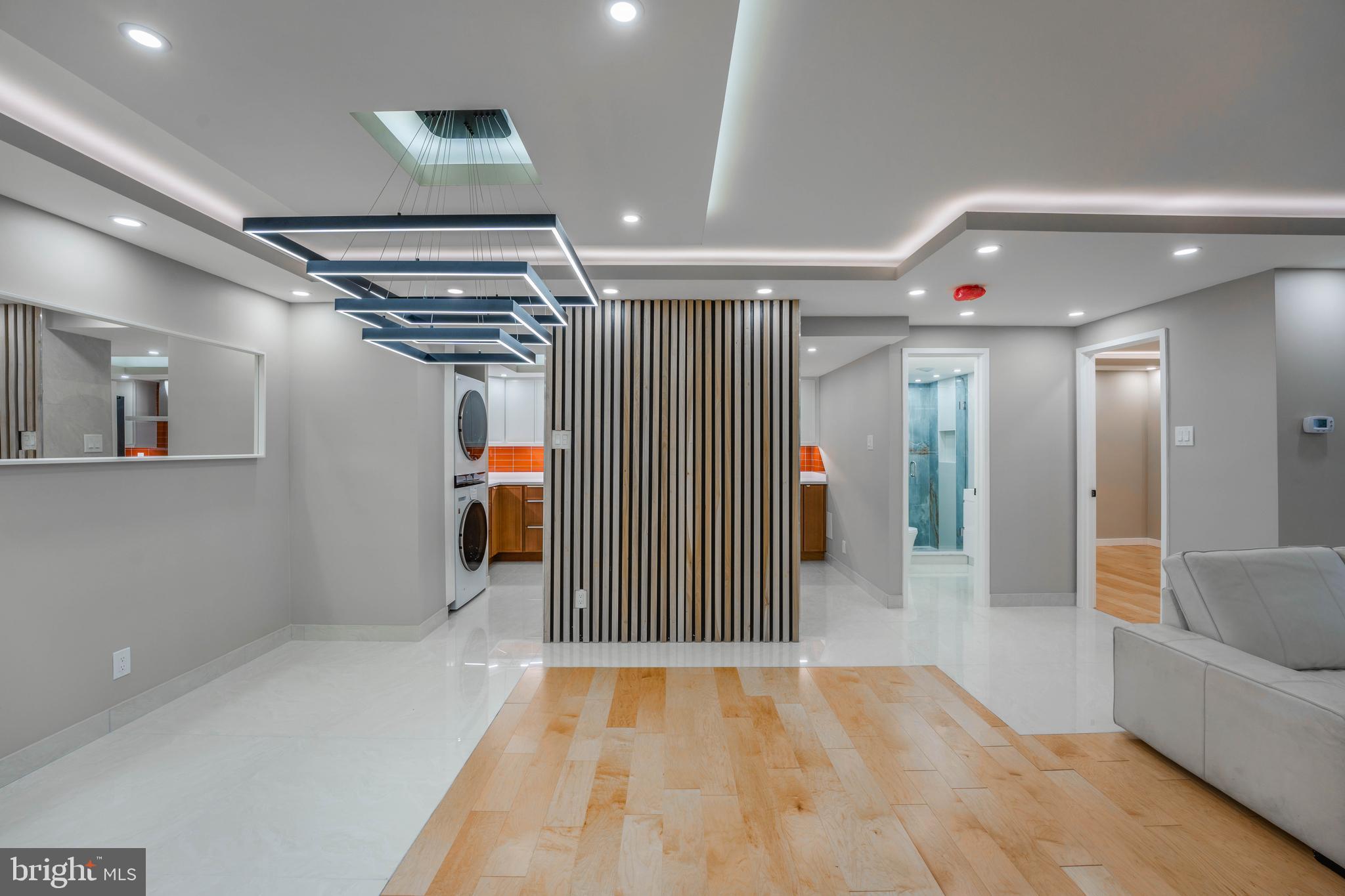 309 Yoakum Pkwy #1702