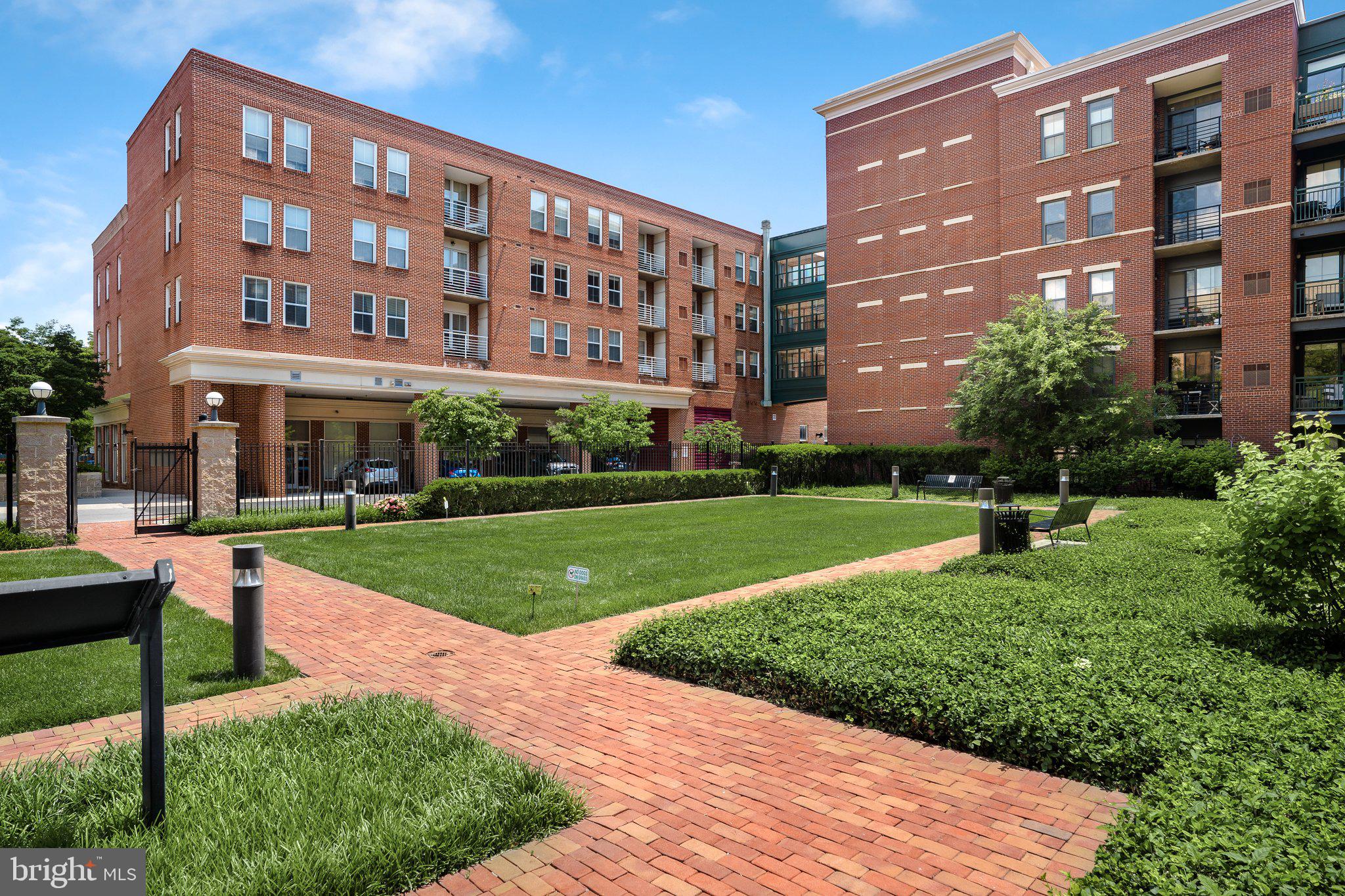 1111 Oronoco St #436