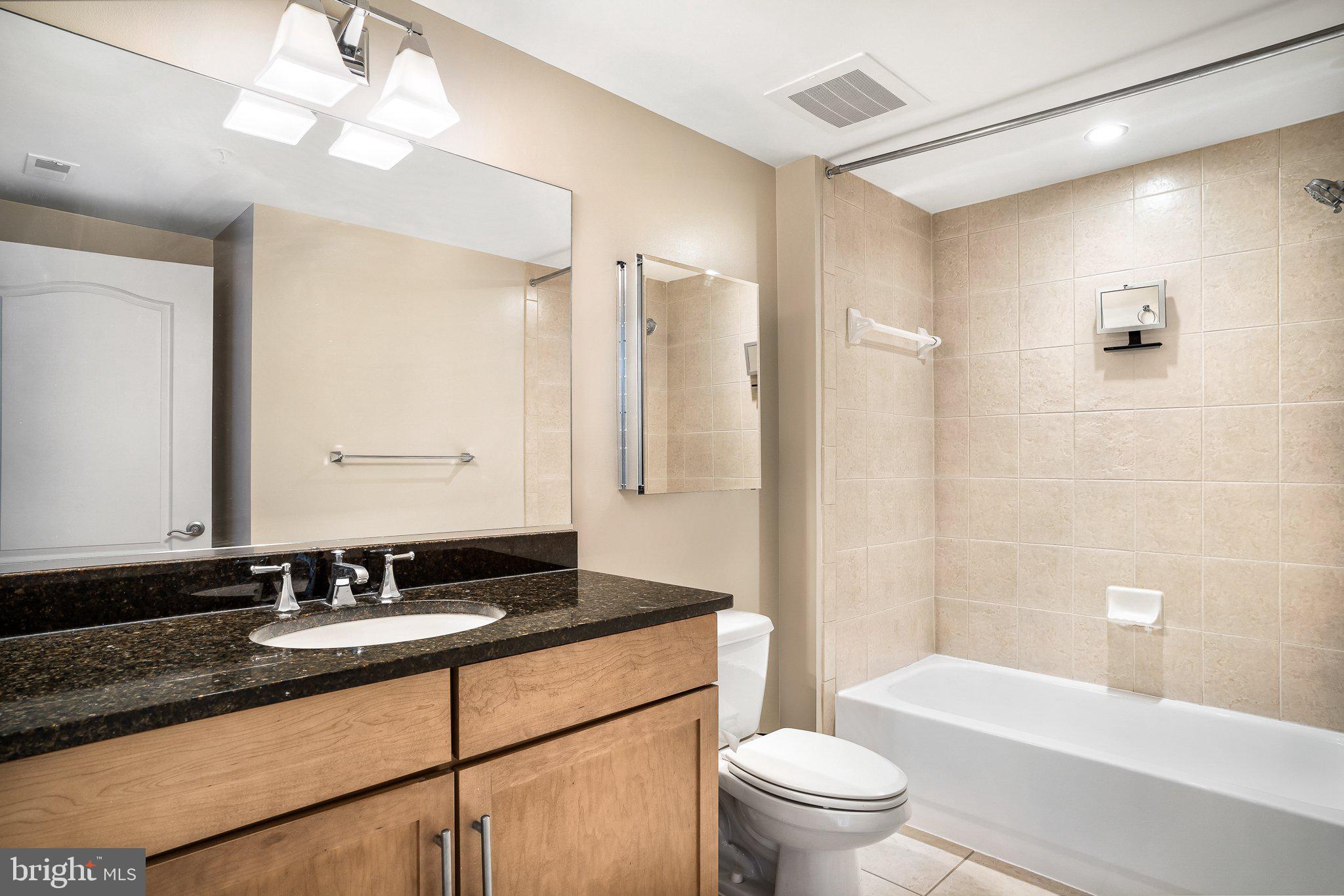 1111 Oronoco St #436