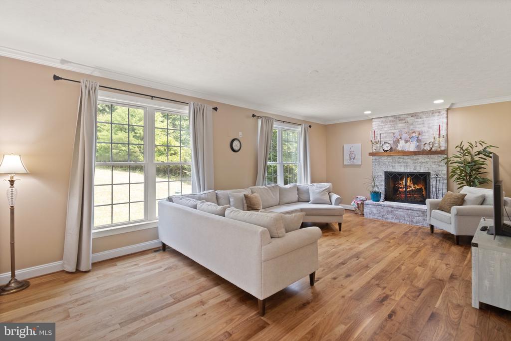 6451 Emily Anne Ct