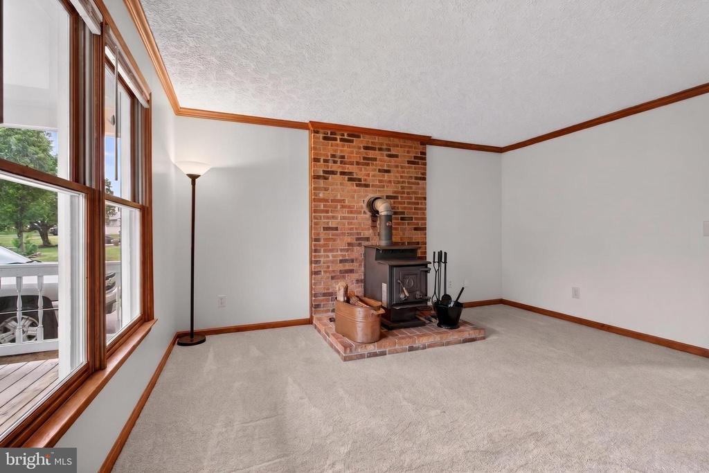 10985 BLAKE LANE