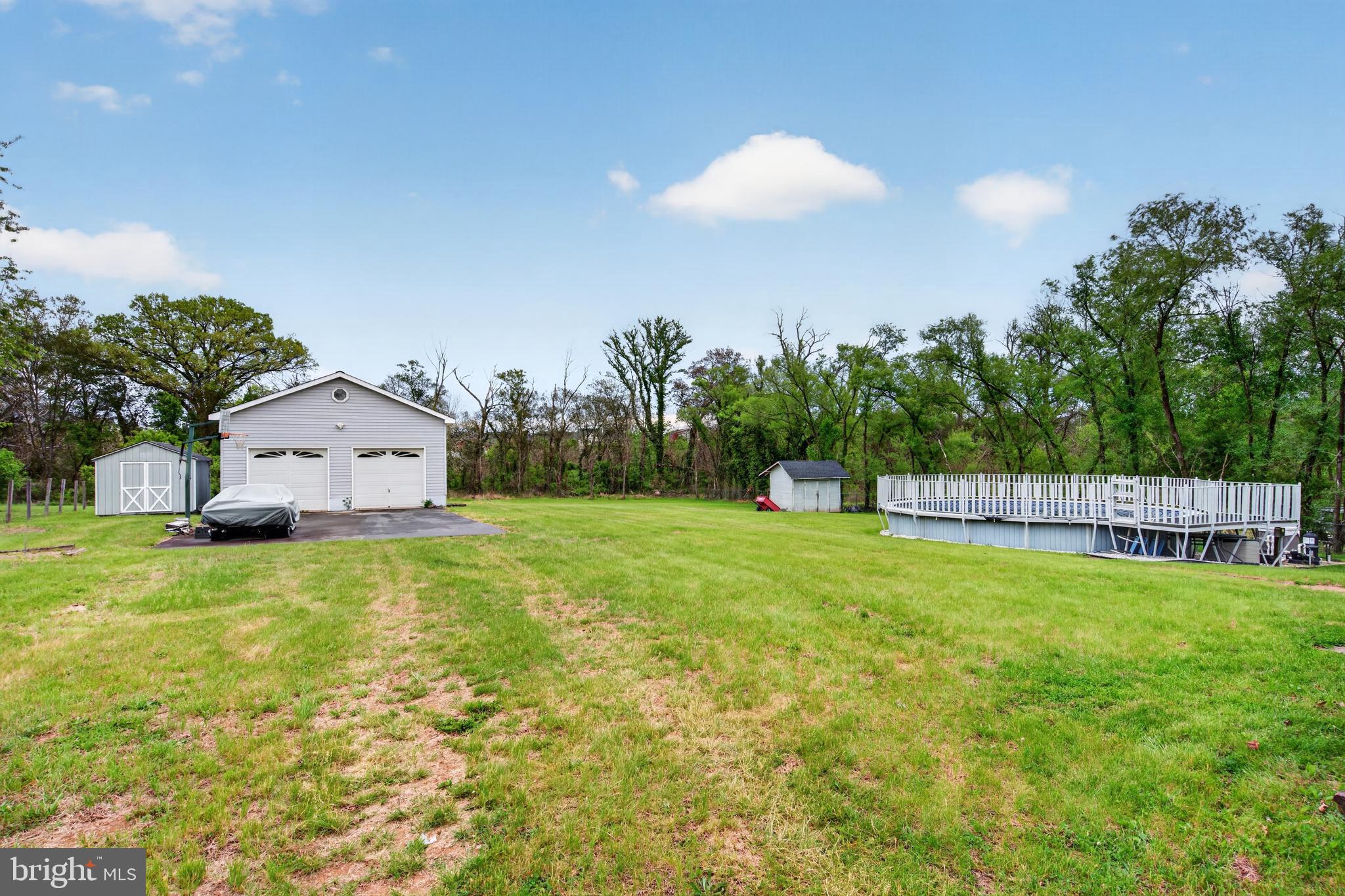 10985 BLAKE LANE