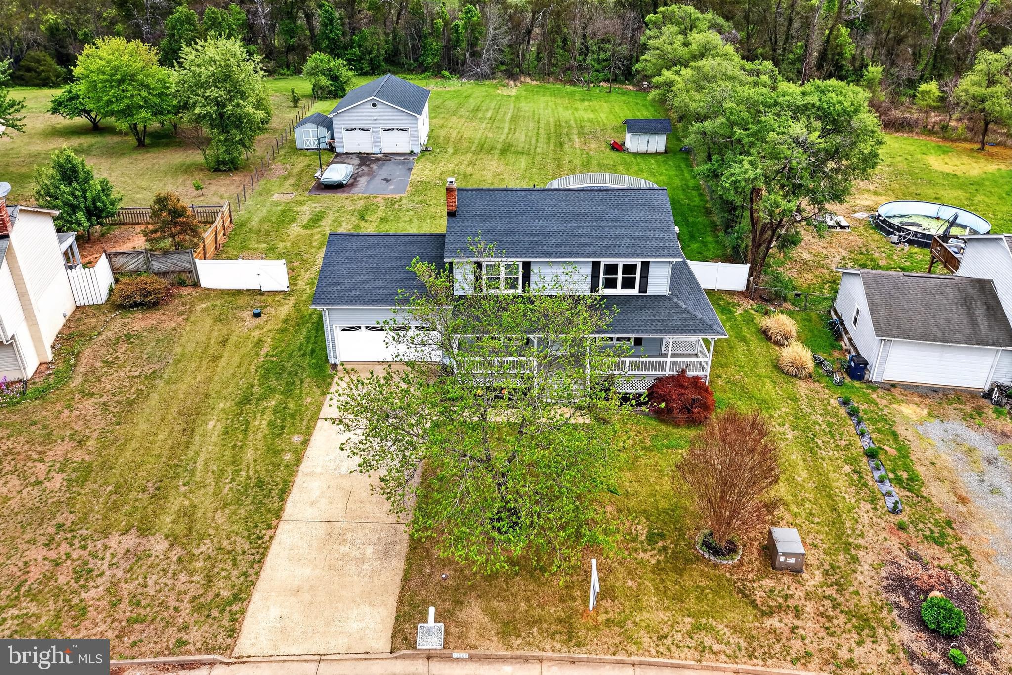 10985 BLAKE LANE