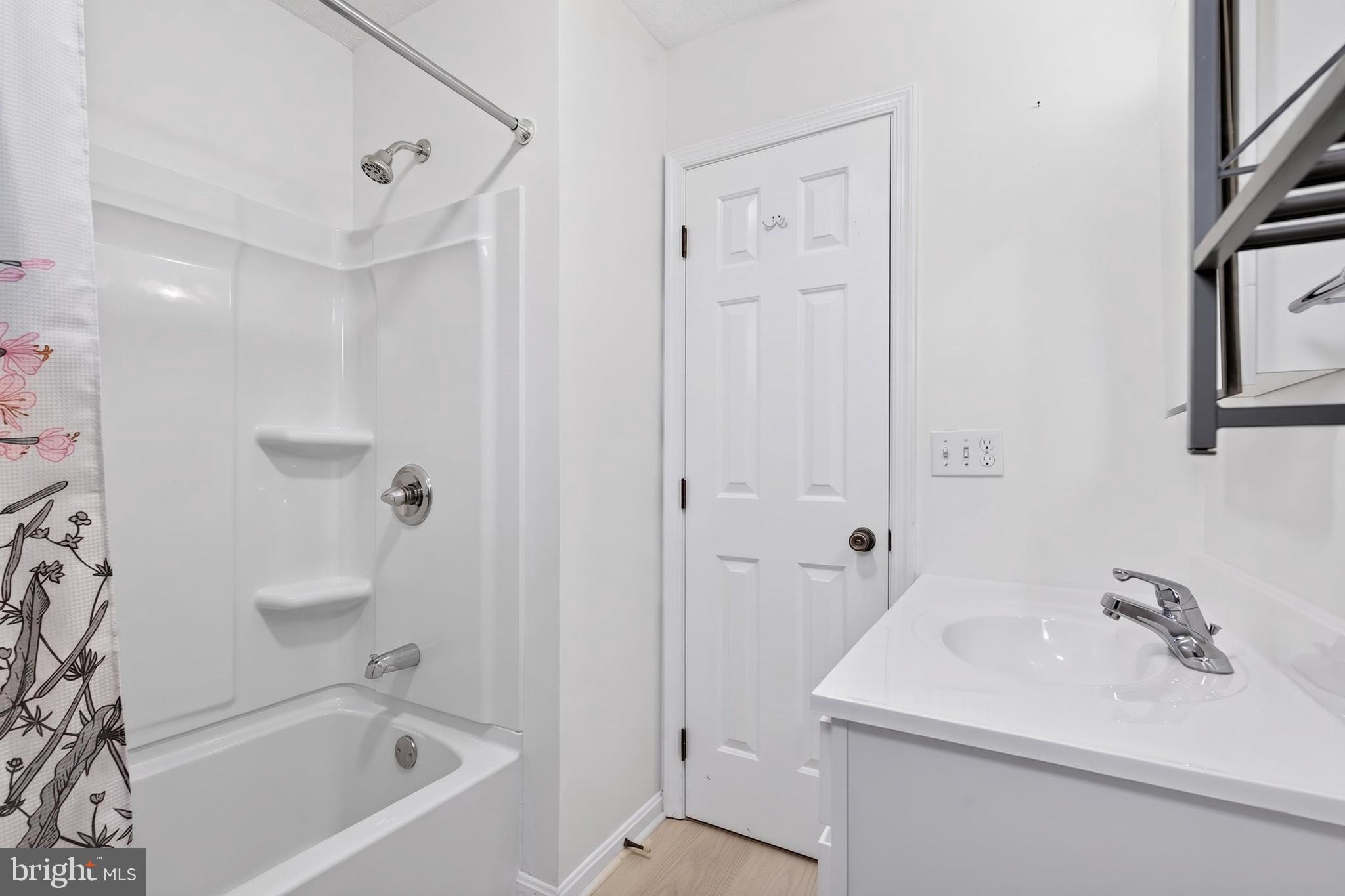 10985 BLAKE LANE
