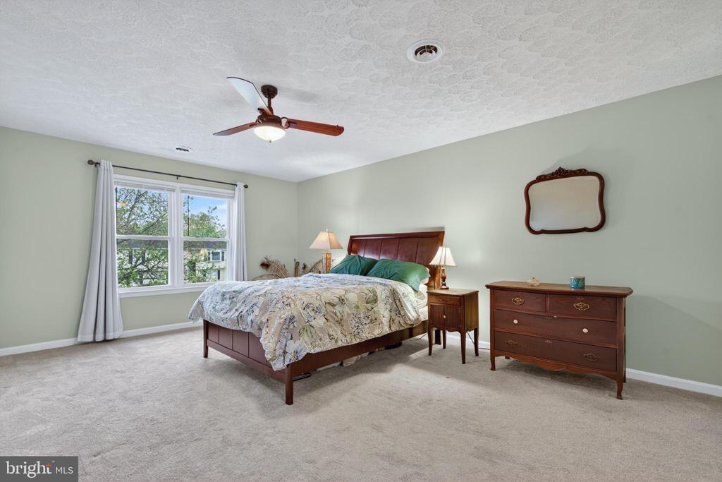 10985 BLAKE LANE