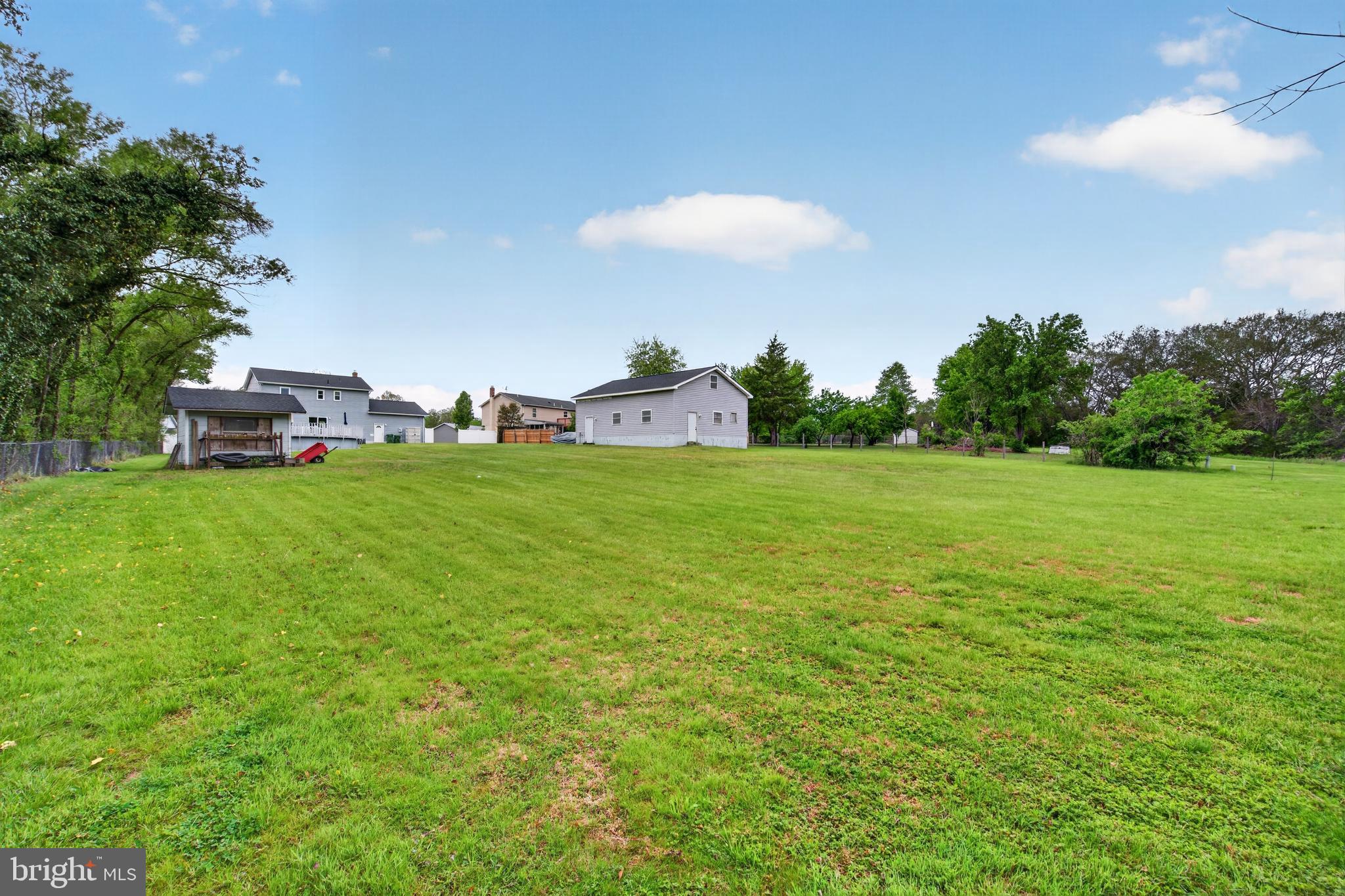 10985 BLAKE LANE
