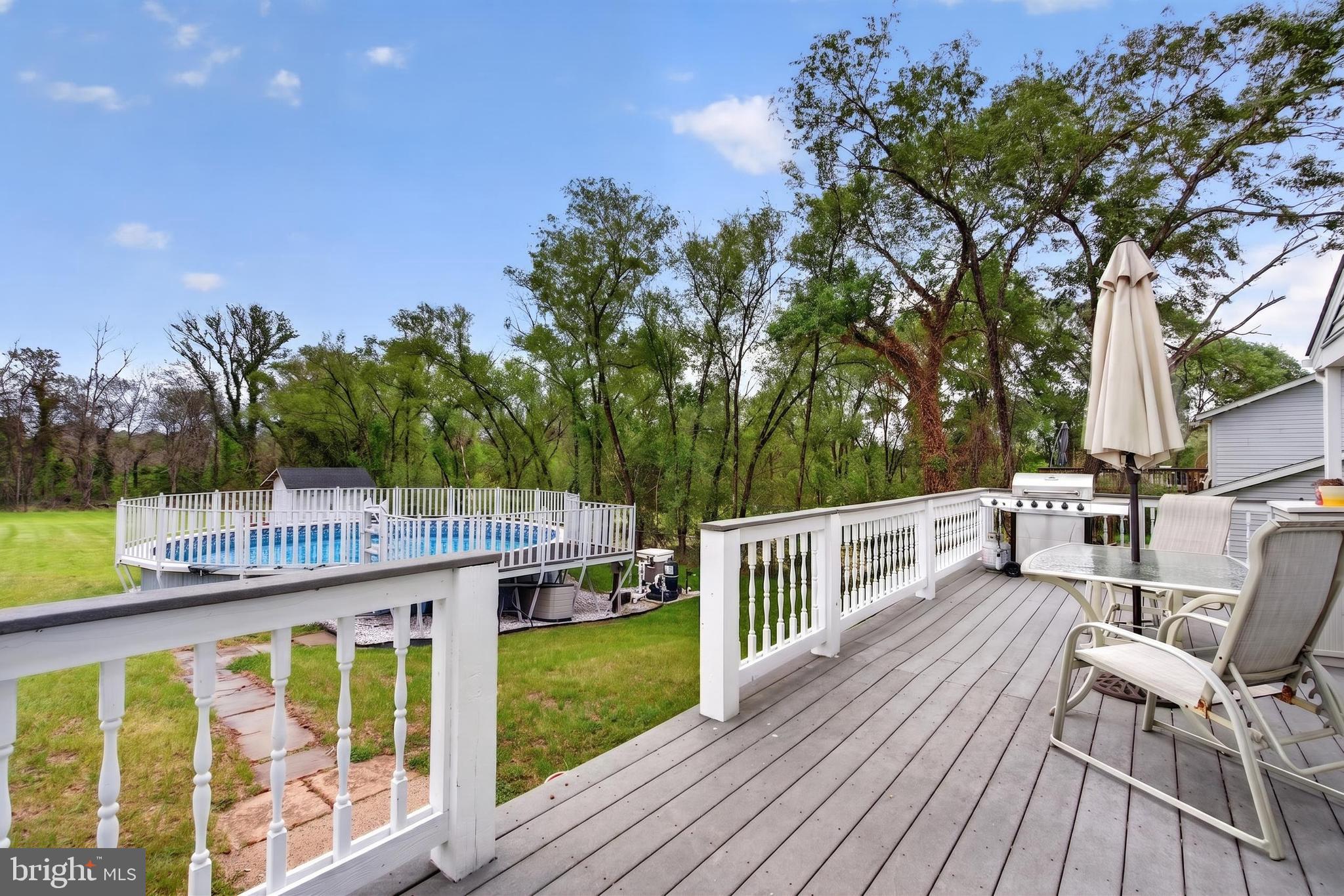 10985 BLAKE LANE