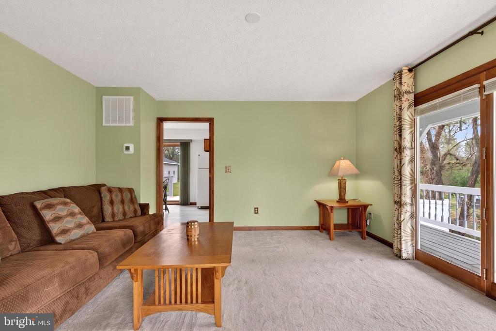 10985 BLAKE LANE