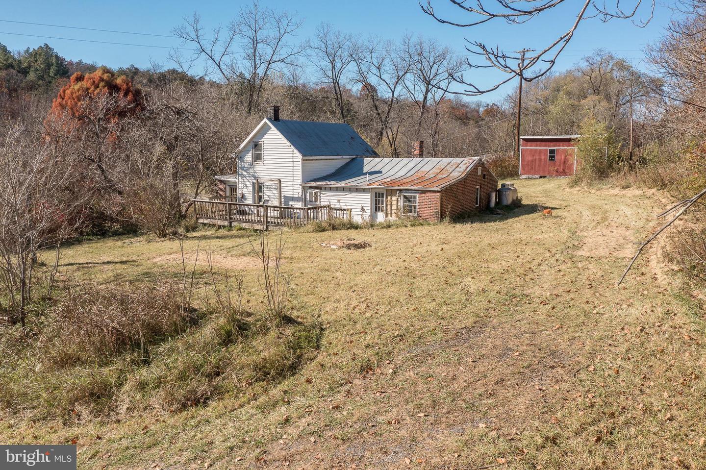1186 Round Hill Rd