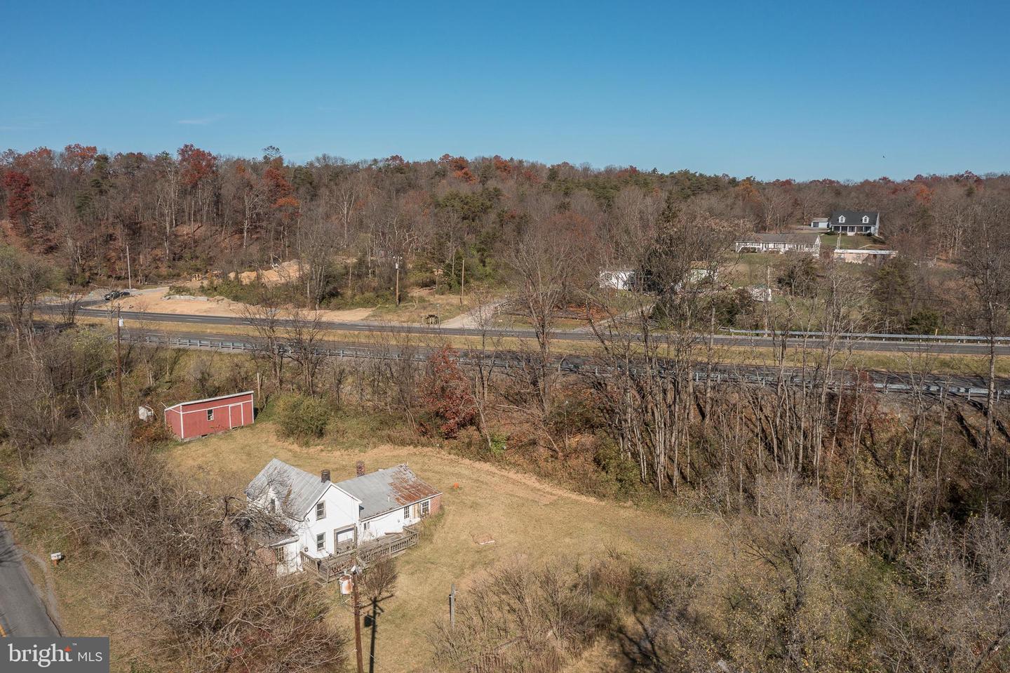 1186 Round Hill Rd