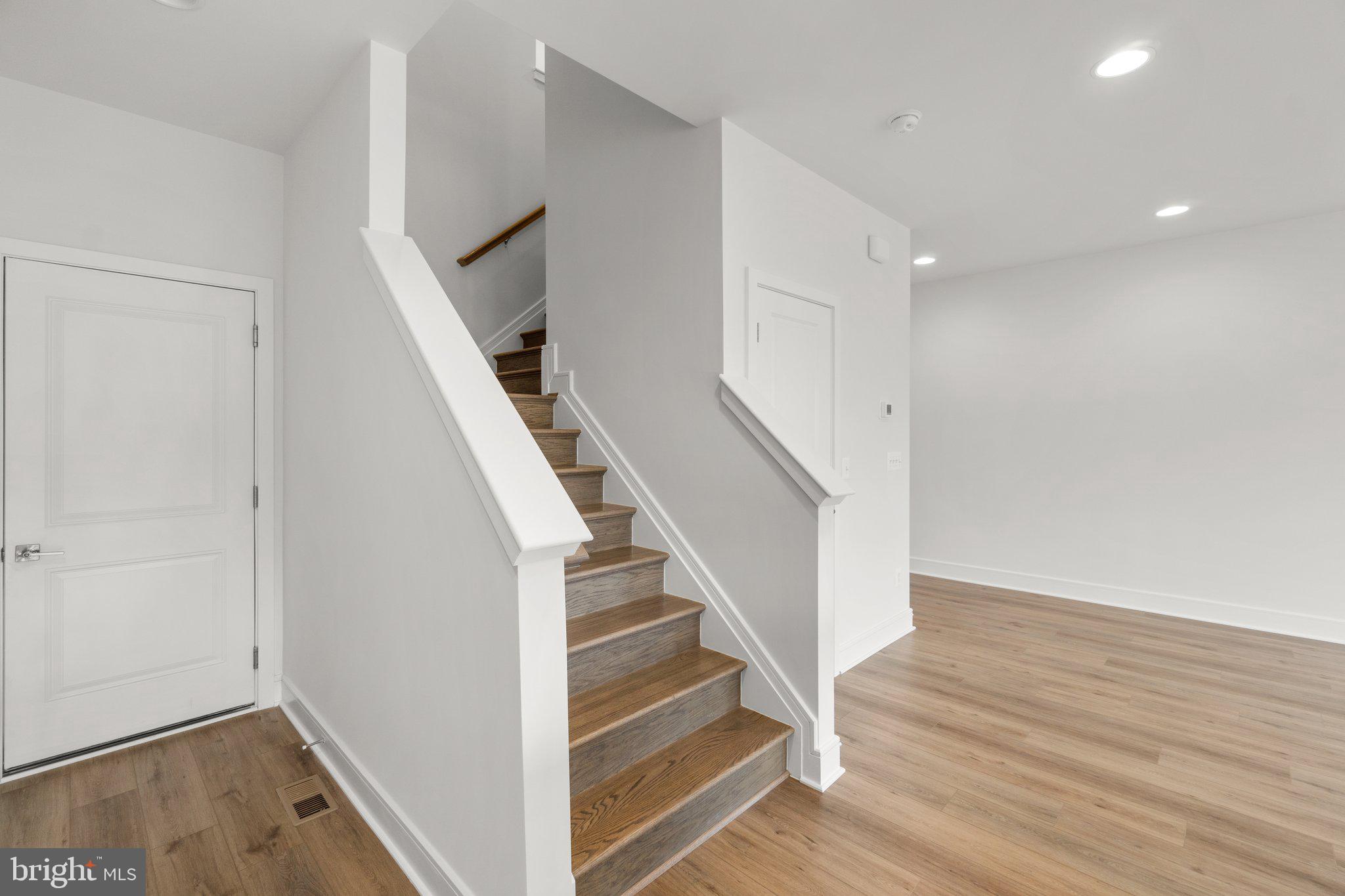 158 Leather Flower Dr