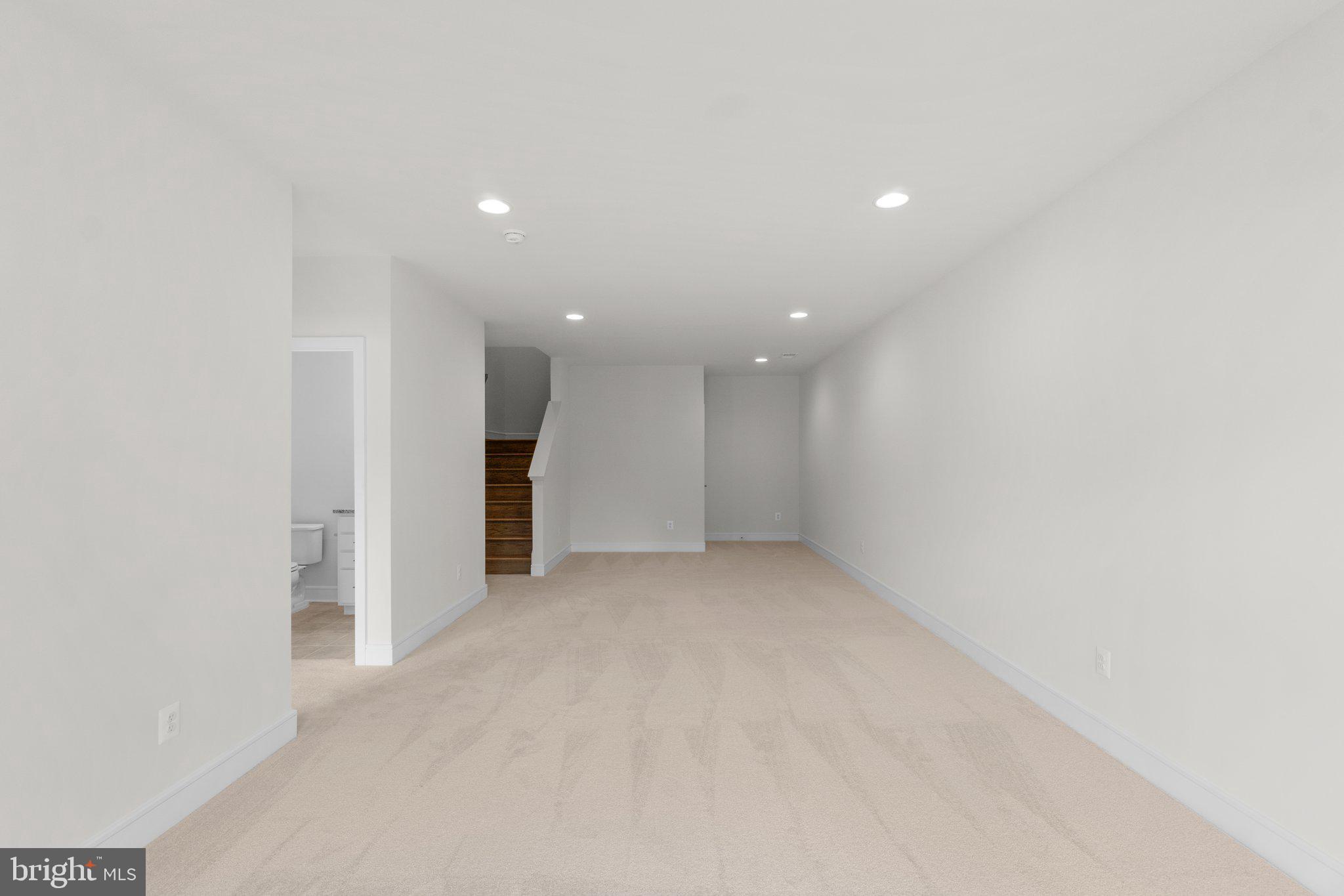 158 Leather Flower Dr