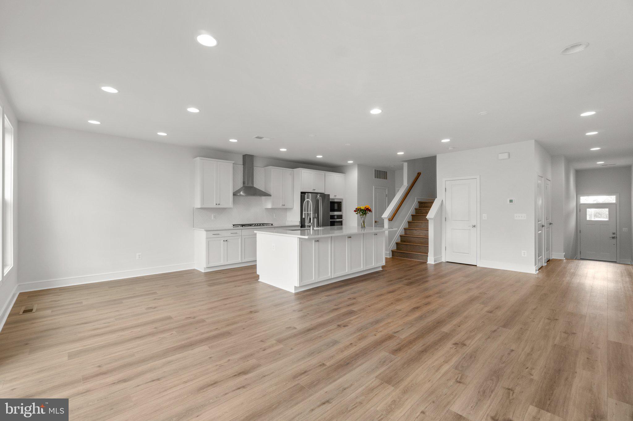 158 Leather Flower Dr