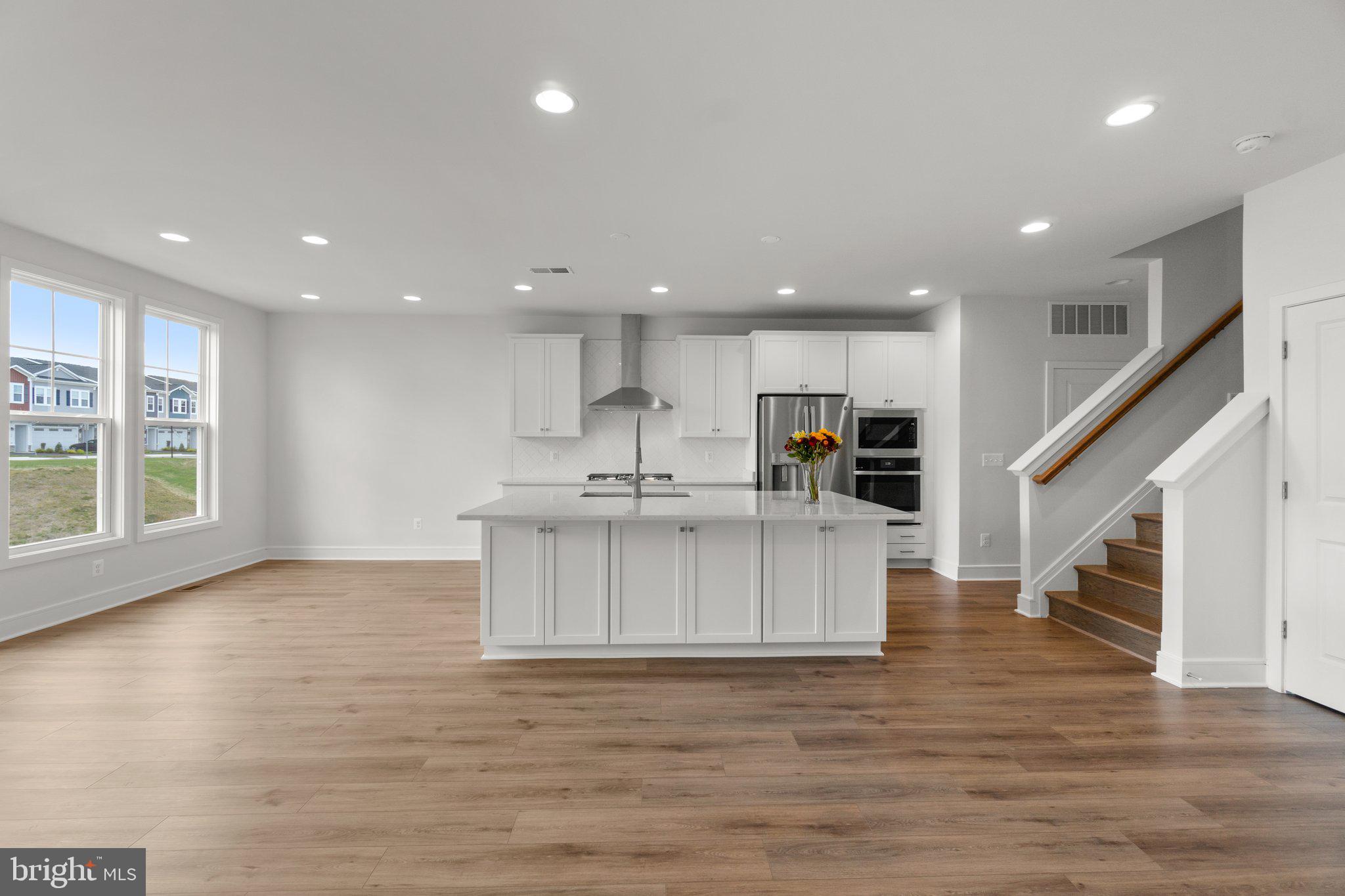 158 Leather Flower Dr