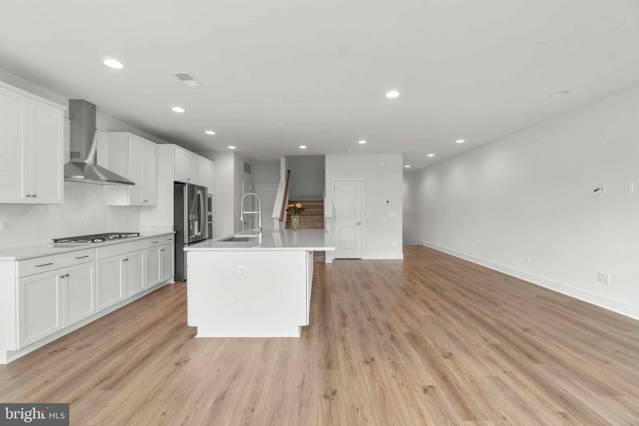 158 Leather Flower Dr