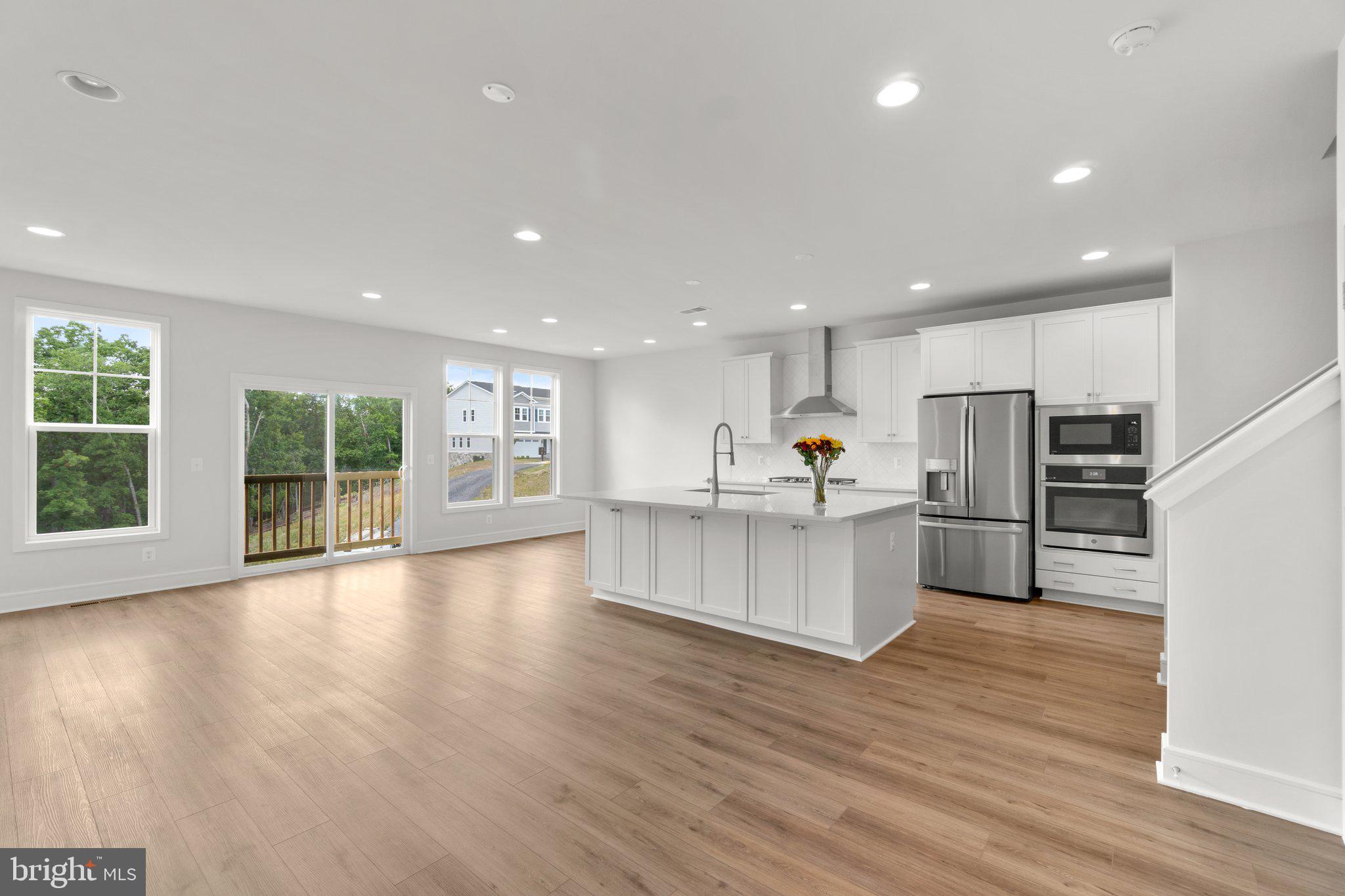 158 Leather Flower Dr