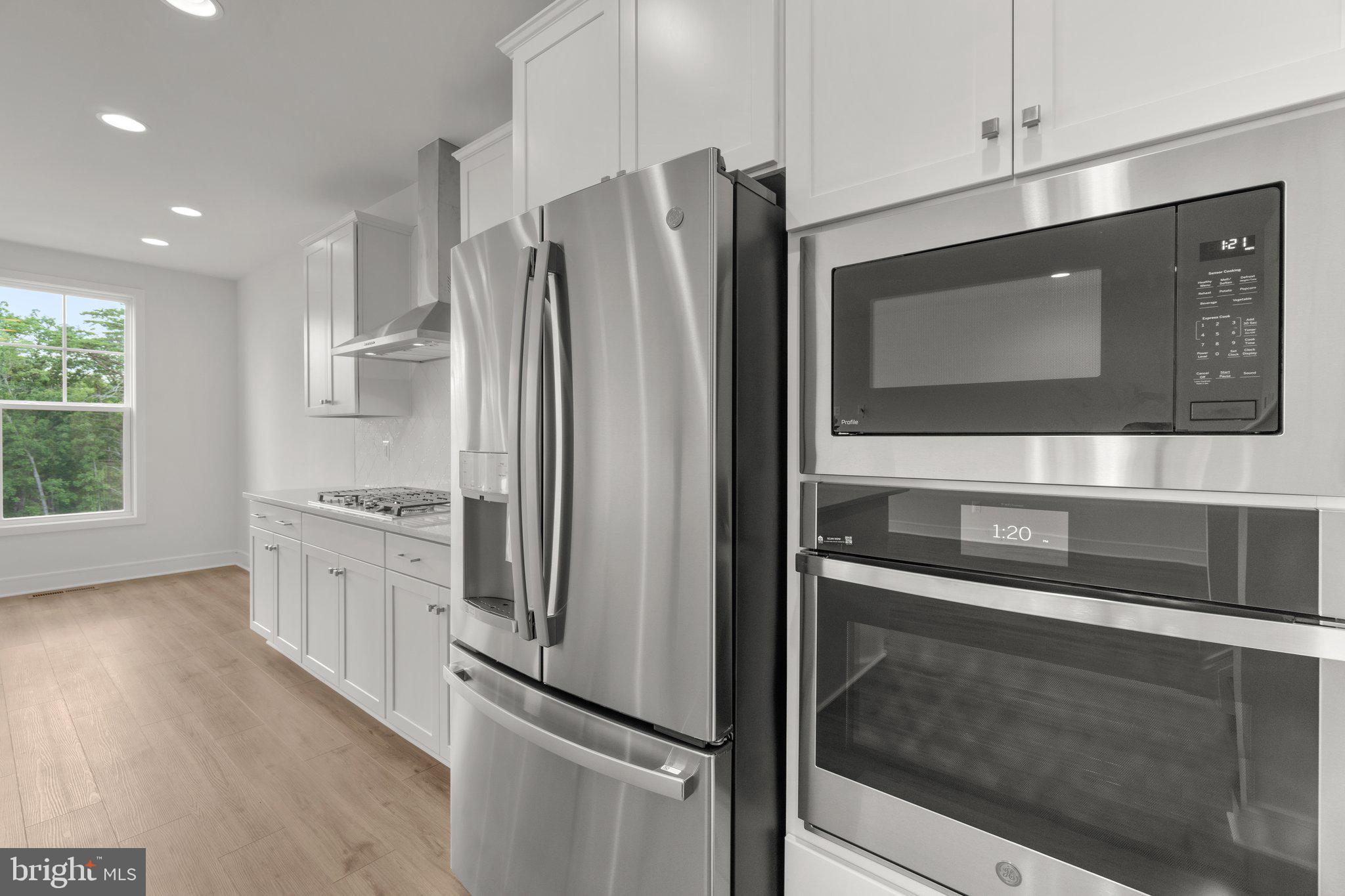 158 Leather Flower Dr