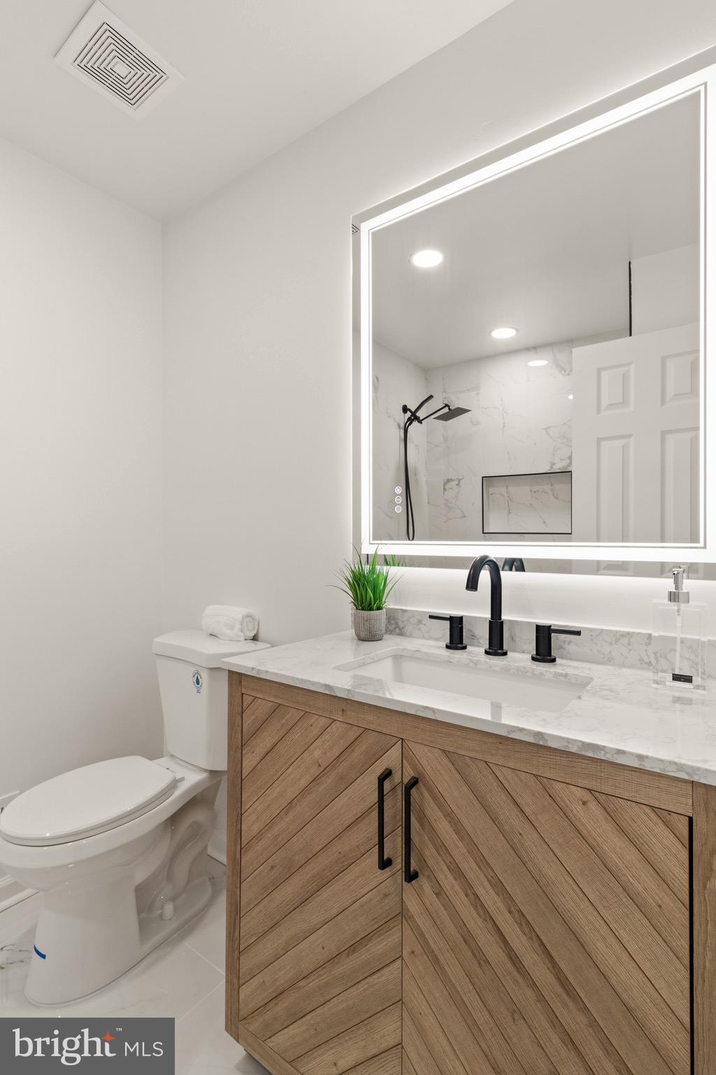 7938 Gunston Woods Pl