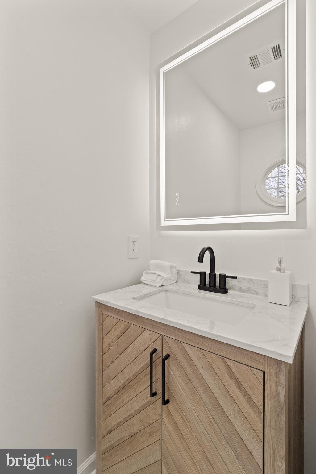 7938 Gunston Woods Pl