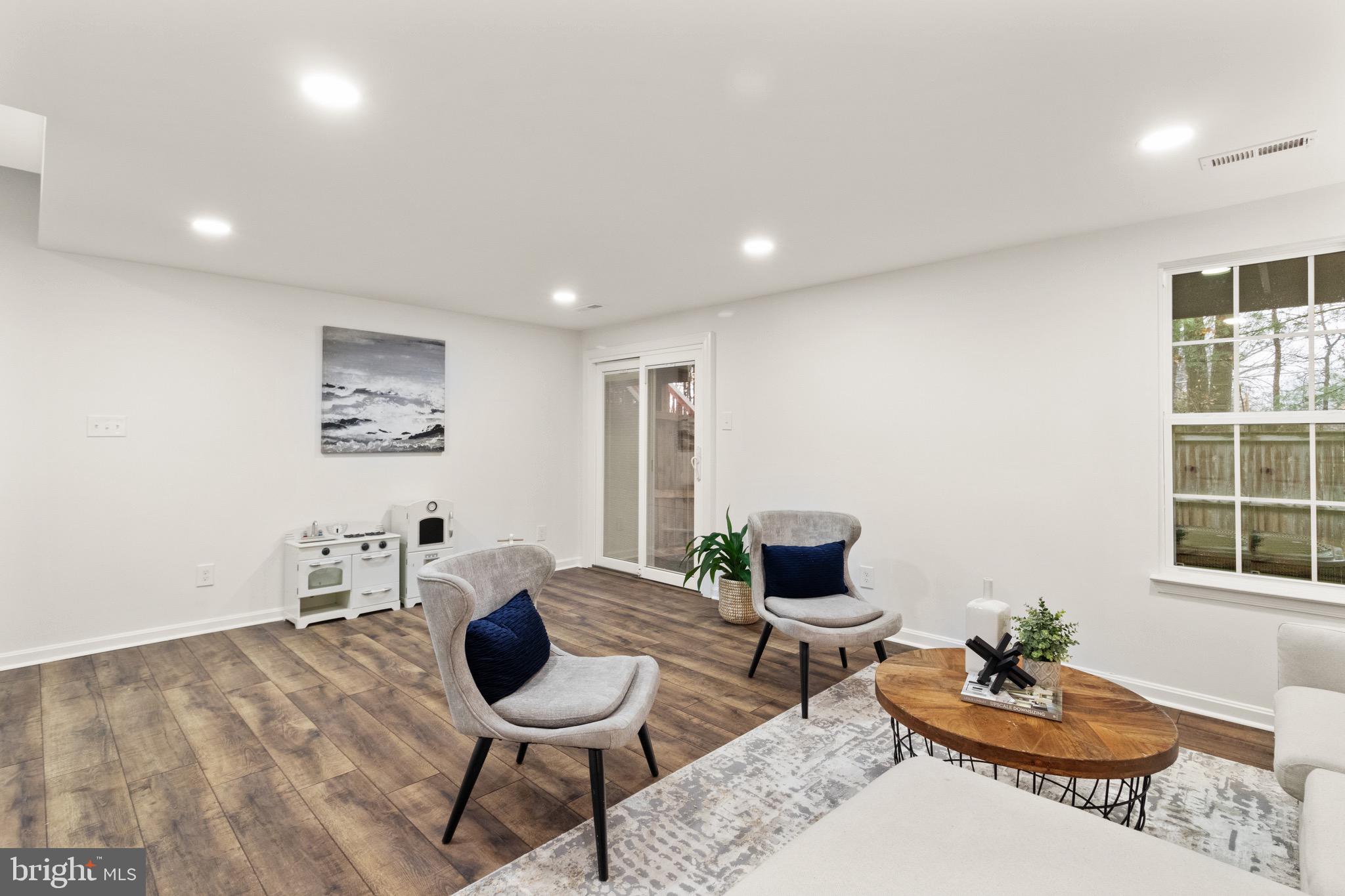 7938 Gunston Woods Pl