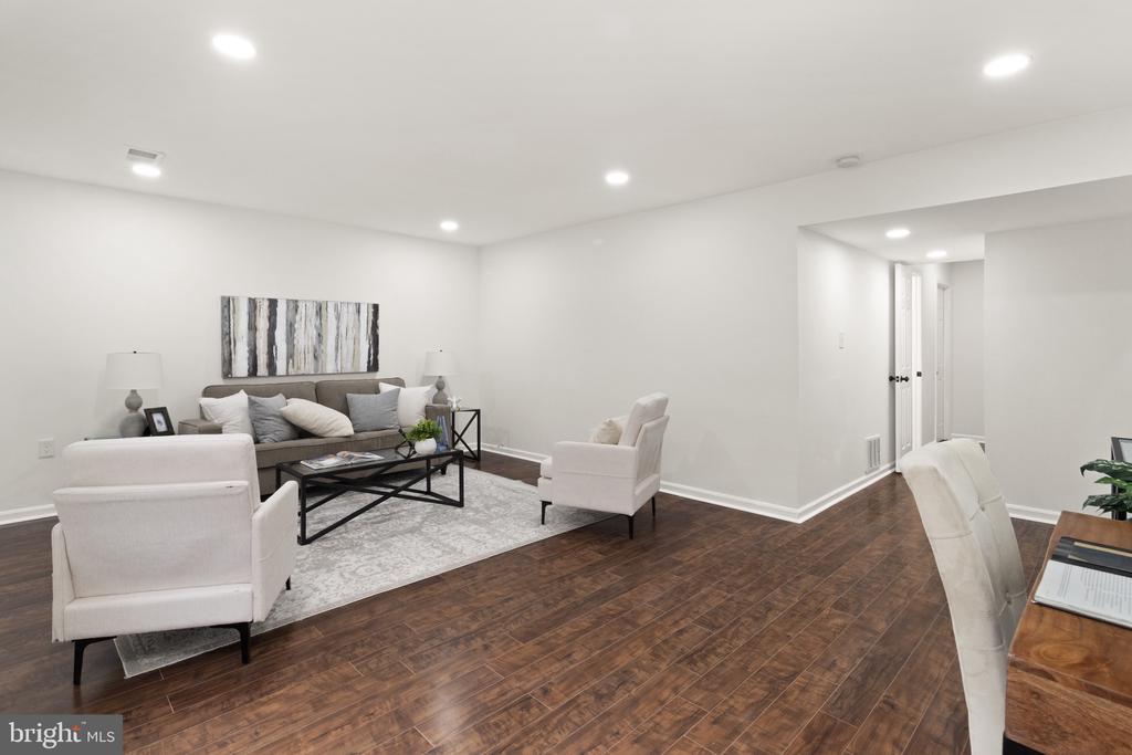 7231 Hillmead Ct