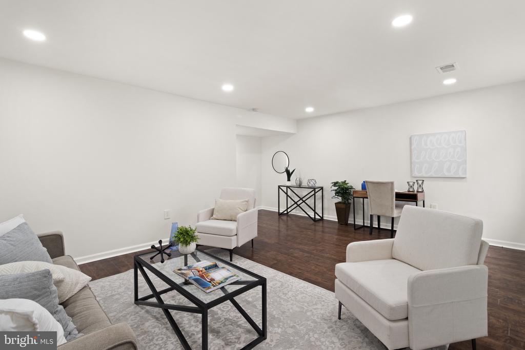7231 Hillmead Ct