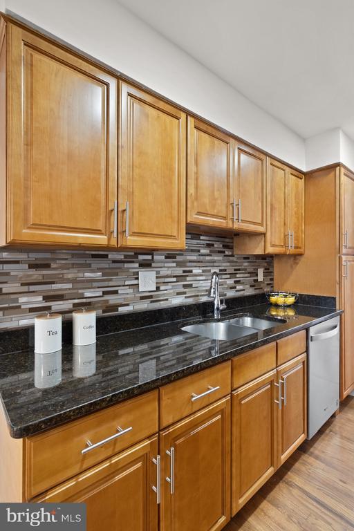 7231 Hillmead Ct