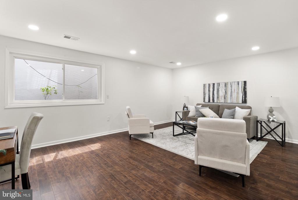7231 Hillmead Ct