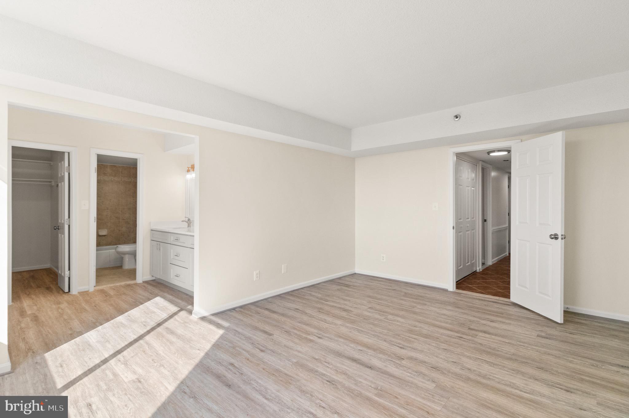 3713 S GEORGE MASON DR #906W