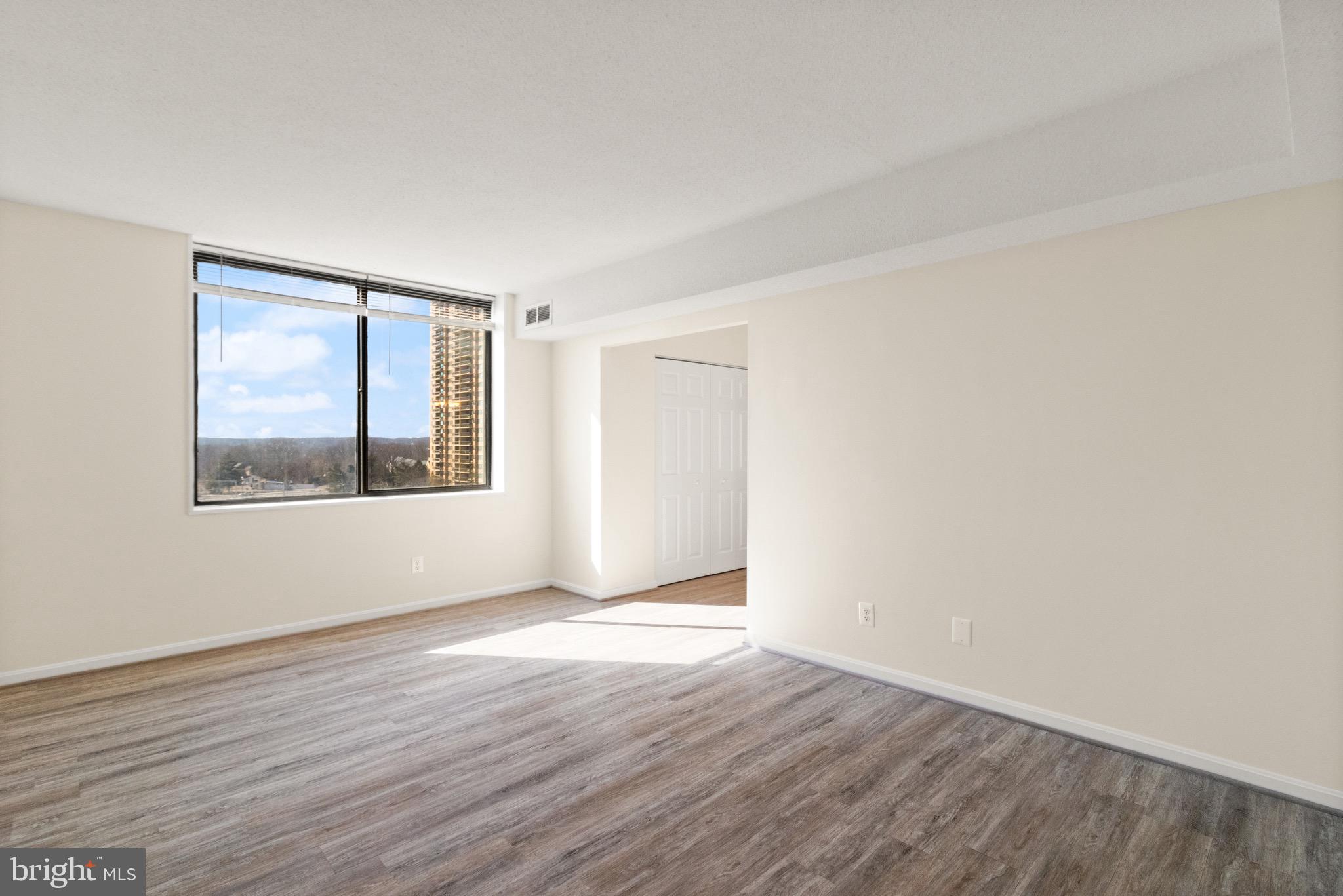 3713 S GEORGE MASON DR #906W