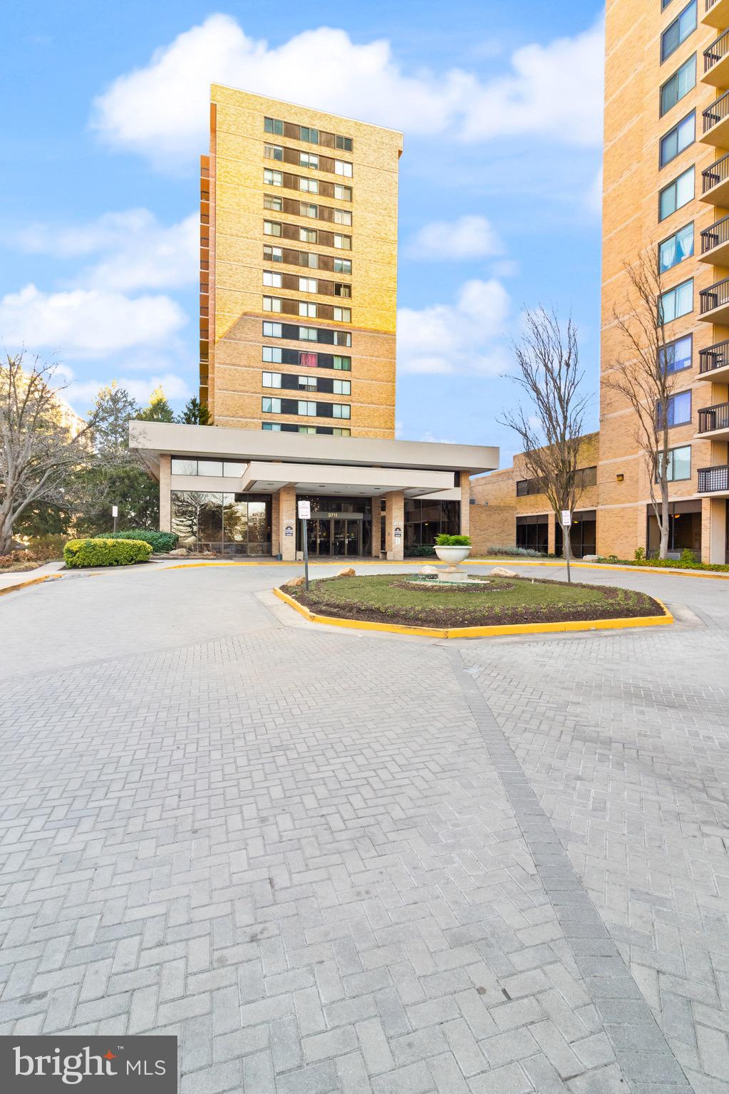 3713 S GEORGE MASON DR #906W
