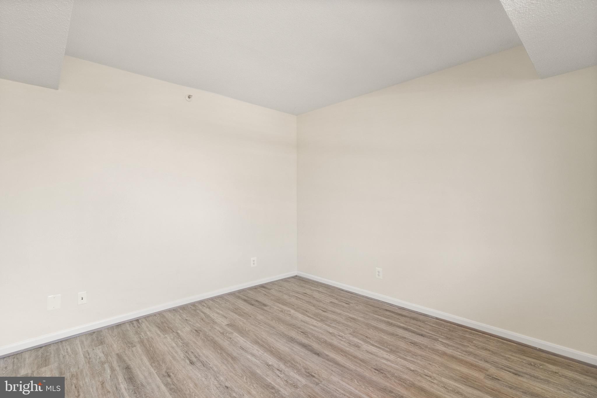 3713 S GEORGE MASON DR #906W