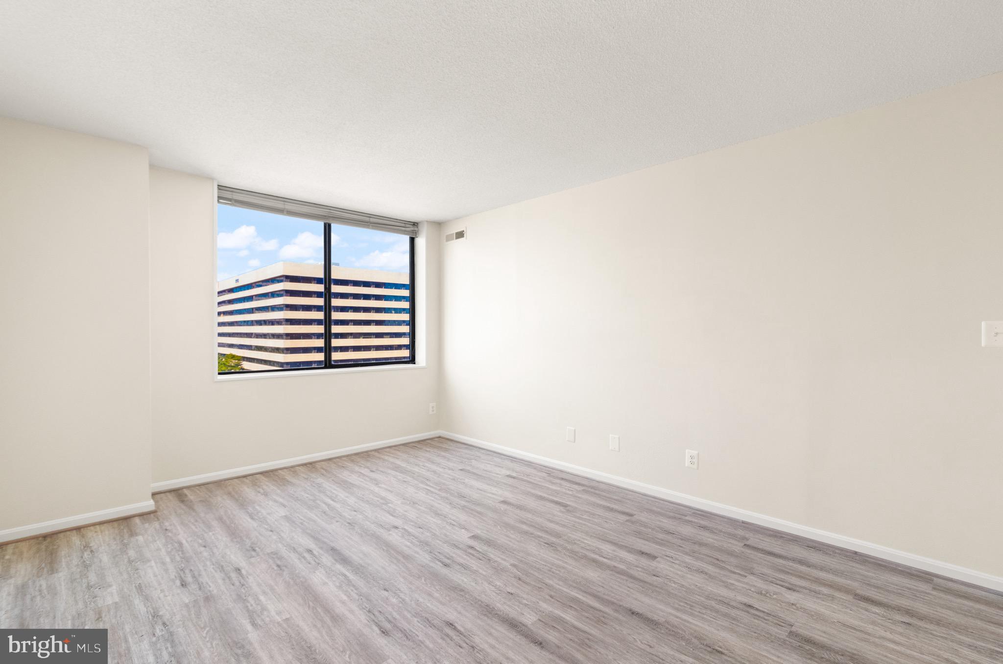 3713 S GEORGE MASON DR #906W